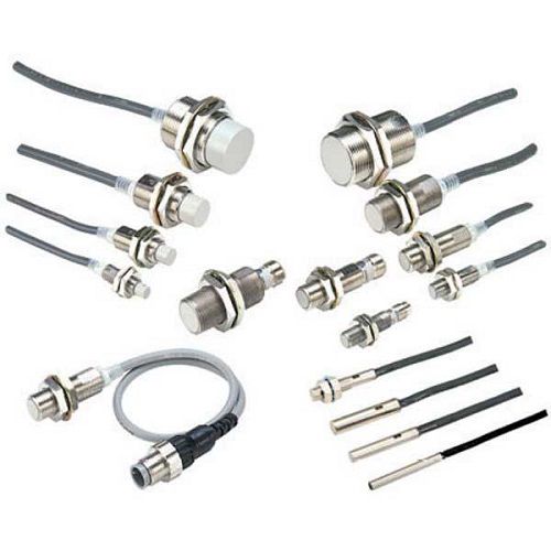 Cảm biến tiệm cận Omron E2E-X10D25-M1G Cảm biến tiệm cận Omron E2E-X10D25-M1G